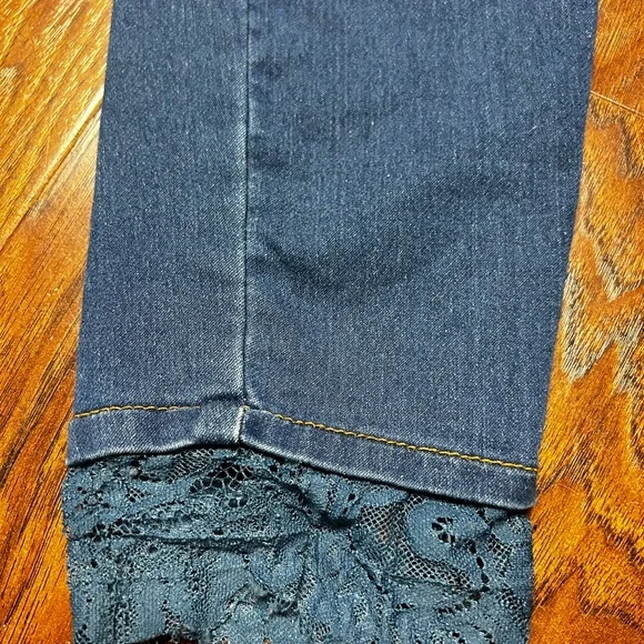 Haute Hippie Tribe Mid-Rise Women's Denim Jeans with Lace Hem Size 2 - Picture 5 of 8